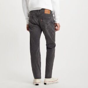 Levi’s 502 jeans